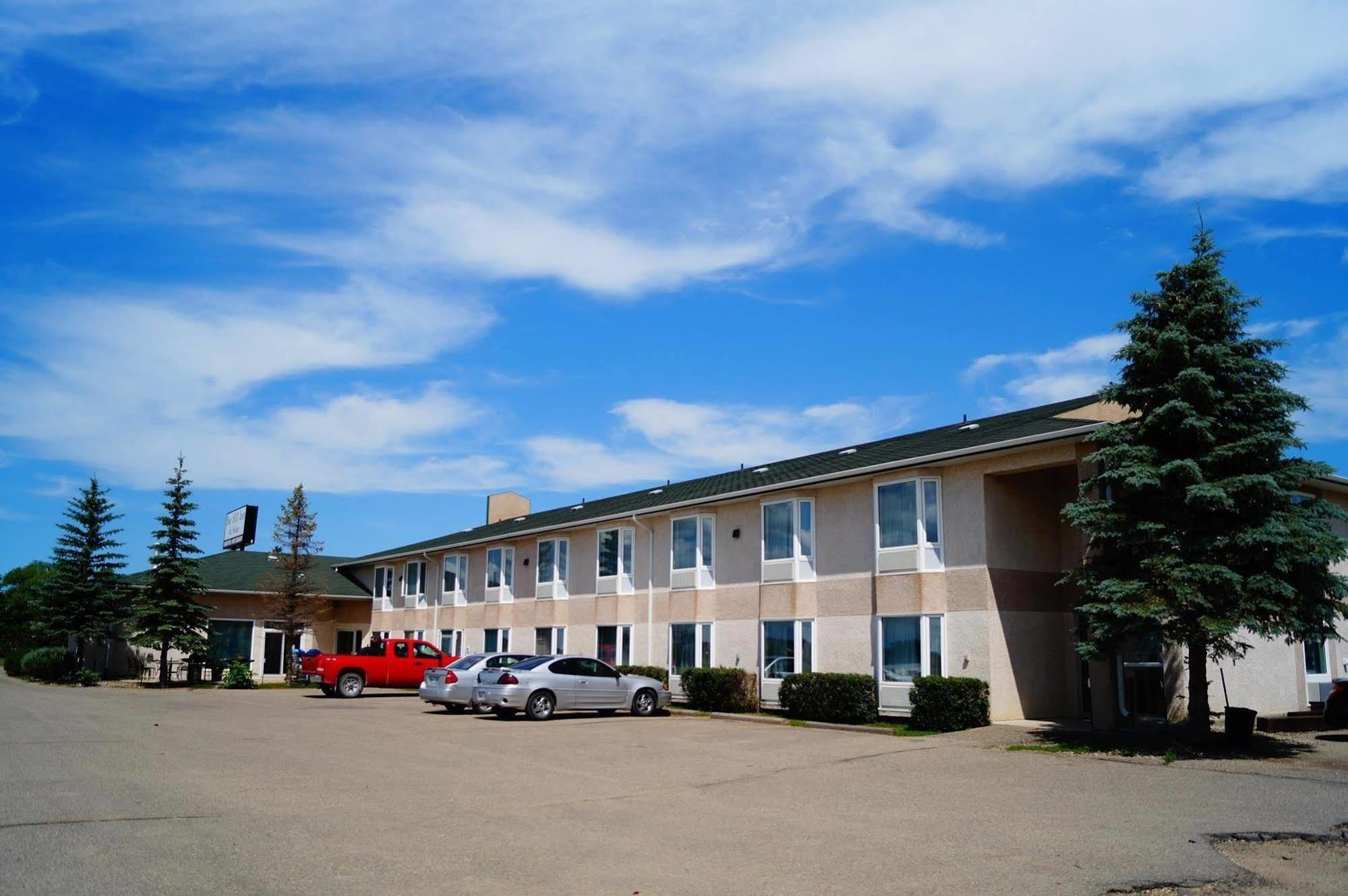 Bay Hill Inns & Suites Neepawa Exterior foto