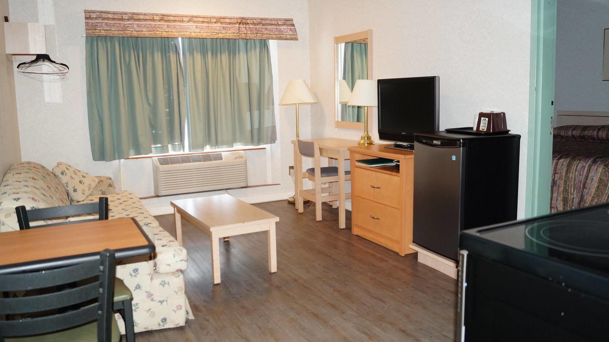 Bay Hill Inns & Suites Neepawa Exterior foto